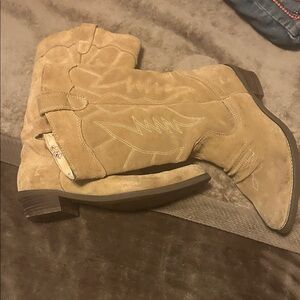 Roxy Tan Suede Giddy Up  Cowboy Boots